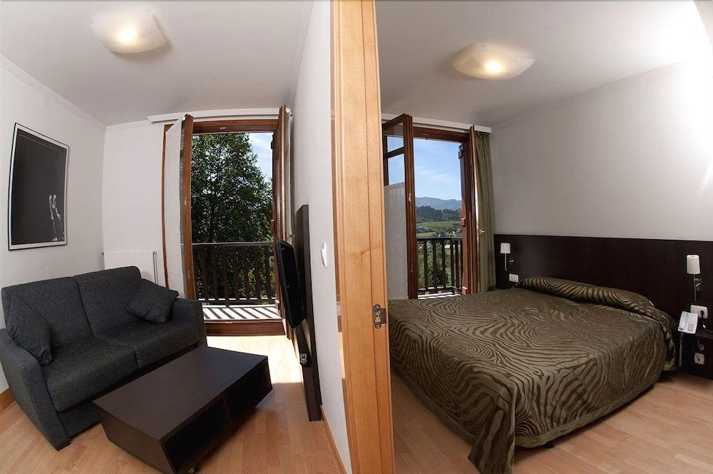Apartamentos Turisticos Talaimendi Zarautz Eksteriør bilde