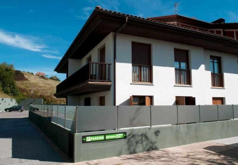 Apartamentos Turisticos Talaimendi Zarautz Eksteriør bilde